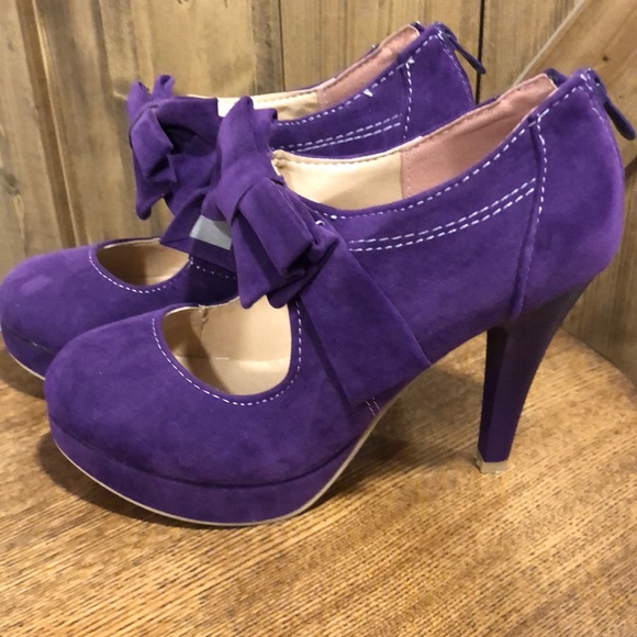 Shoes - Purple Maryjane heels